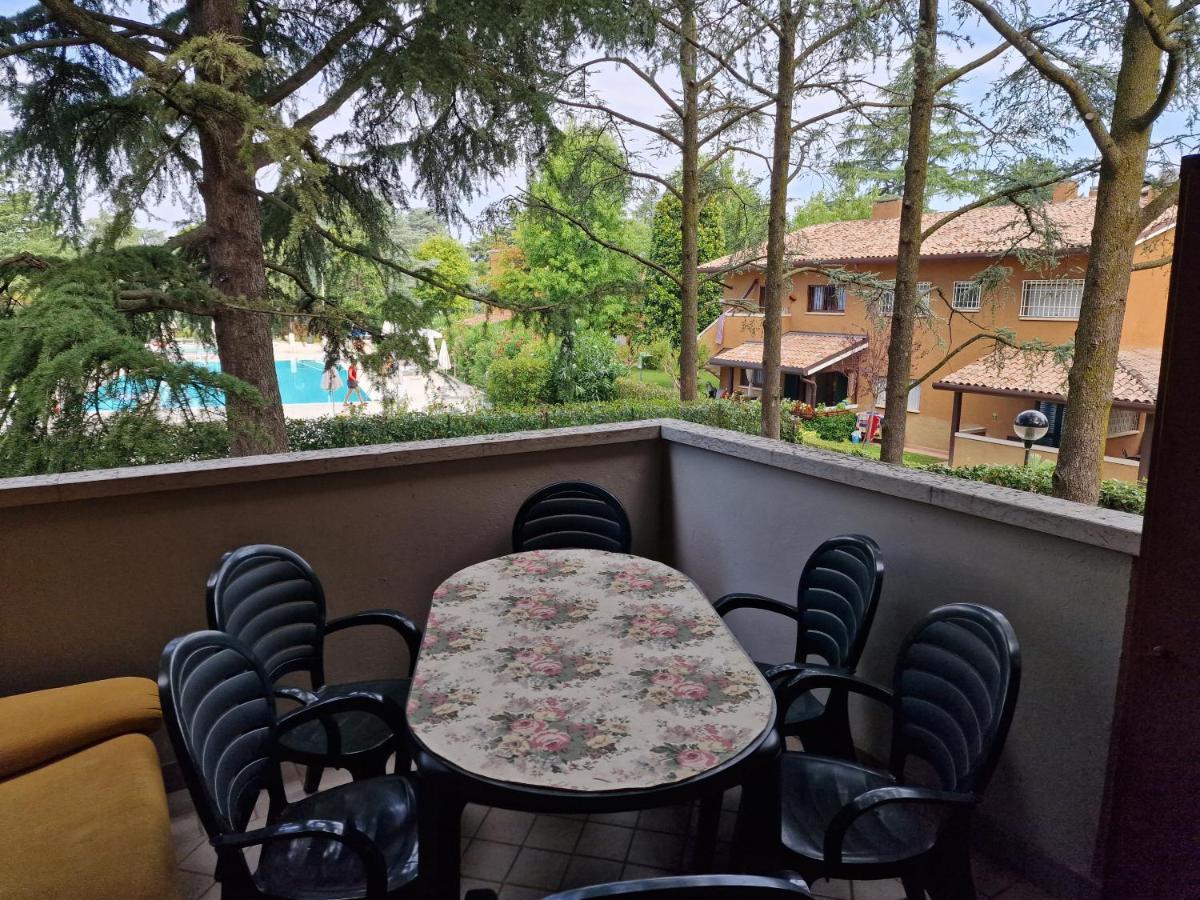 Casa Vittoria Sirmione Punta Gro Con Piscina Διαμέρισμα Εξωτερικό φωτογραφία