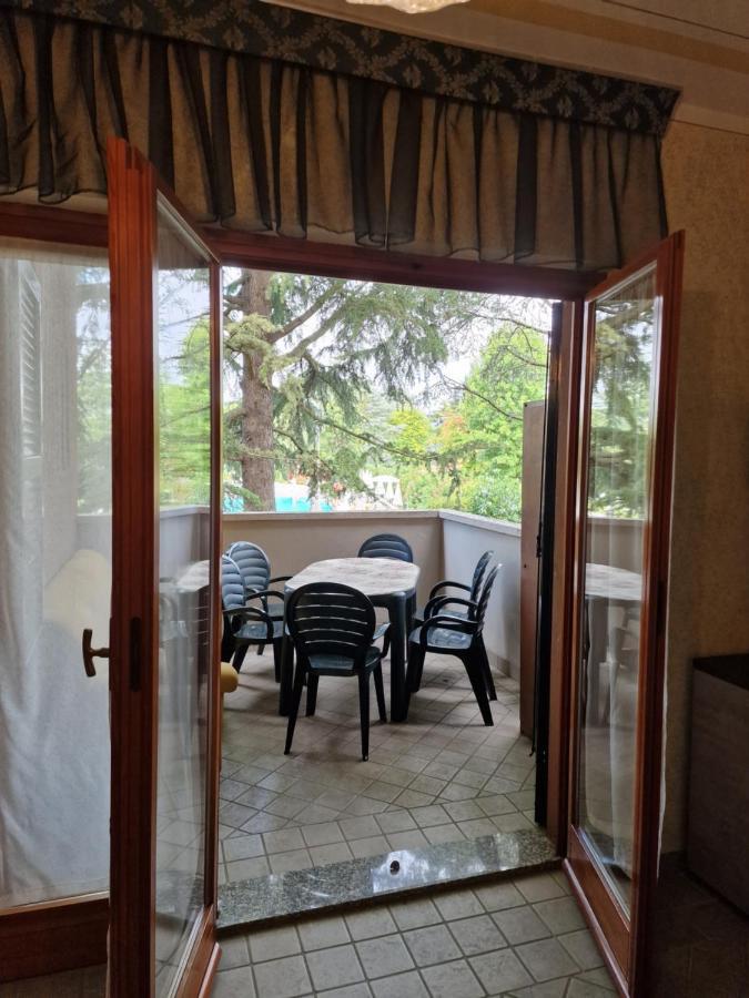 Casa Vittoria Sirmione Punta Gro Con Piscina Διαμέρισμα Εξωτερικό φωτογραφία