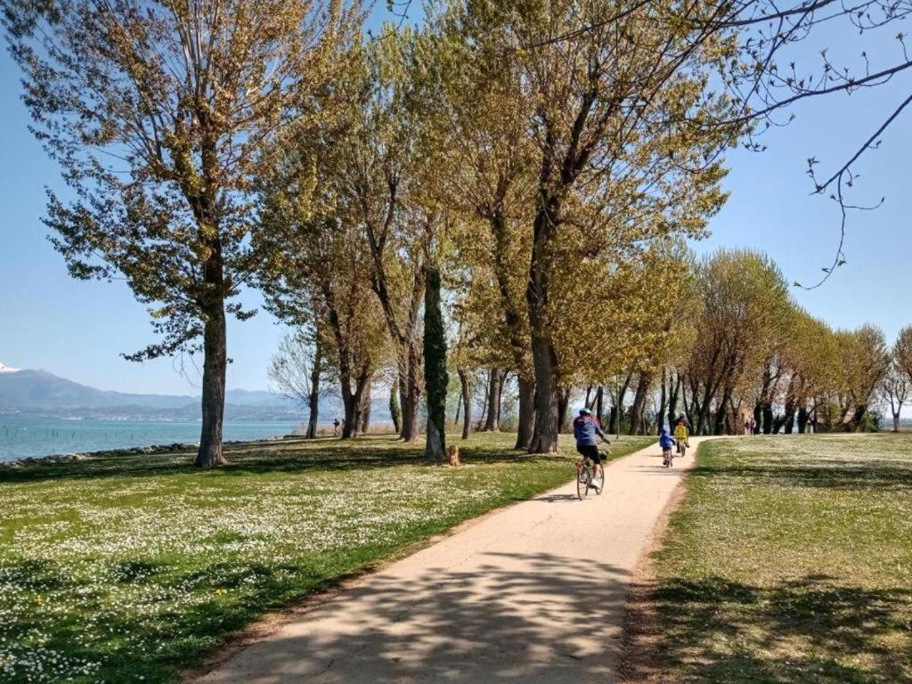 Casa Vittoria Sirmione Punta Gro Con Piscina Διαμέρισμα Εξωτερικό φωτογραφία