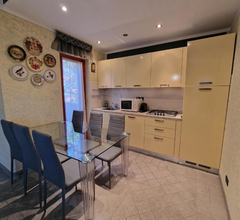 Casa Vittoria Sirmione Punta Gro Con Piscina Διαμέρισμα Εξωτερικό φωτογραφία