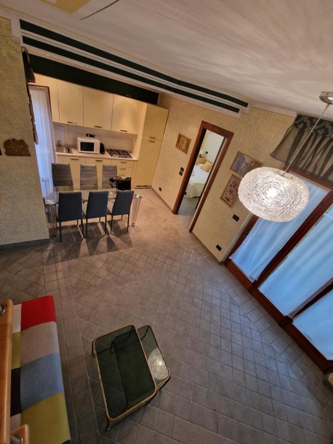 Casa Vittoria Sirmione Punta Gro Con Piscina Διαμέρισμα Εξωτερικό φωτογραφία